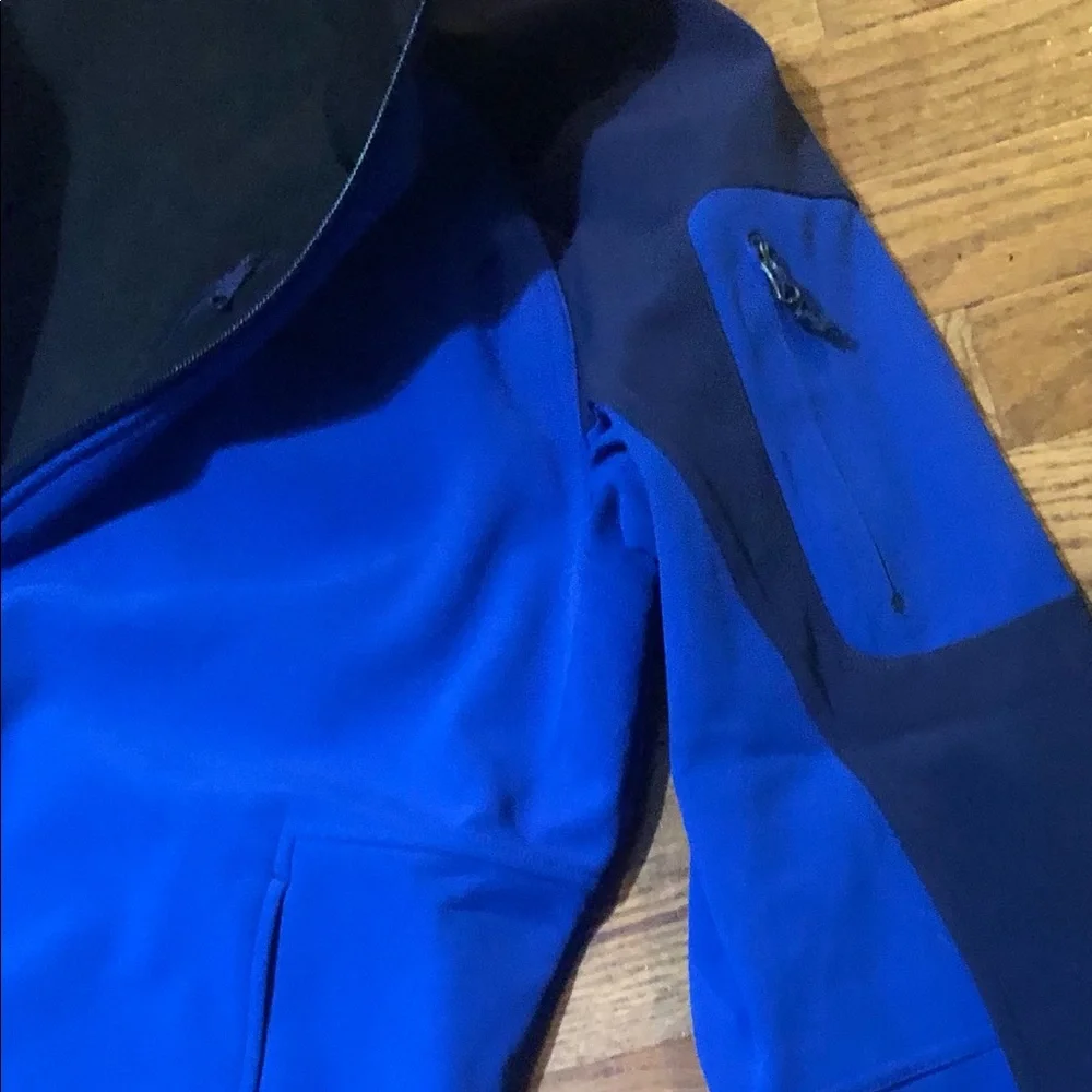 Marmot Softshell Jacket in Blue and Navy Colorblock - size XL - Picture 5 of 8
